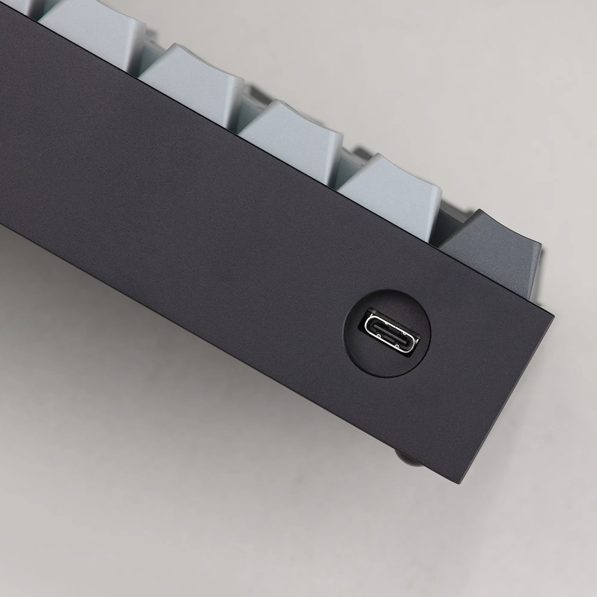 Tofu60 DZ60RGB ANSI Mechanical Keyboard With Cement Grey Japanese PBT Keycaps - Image 7