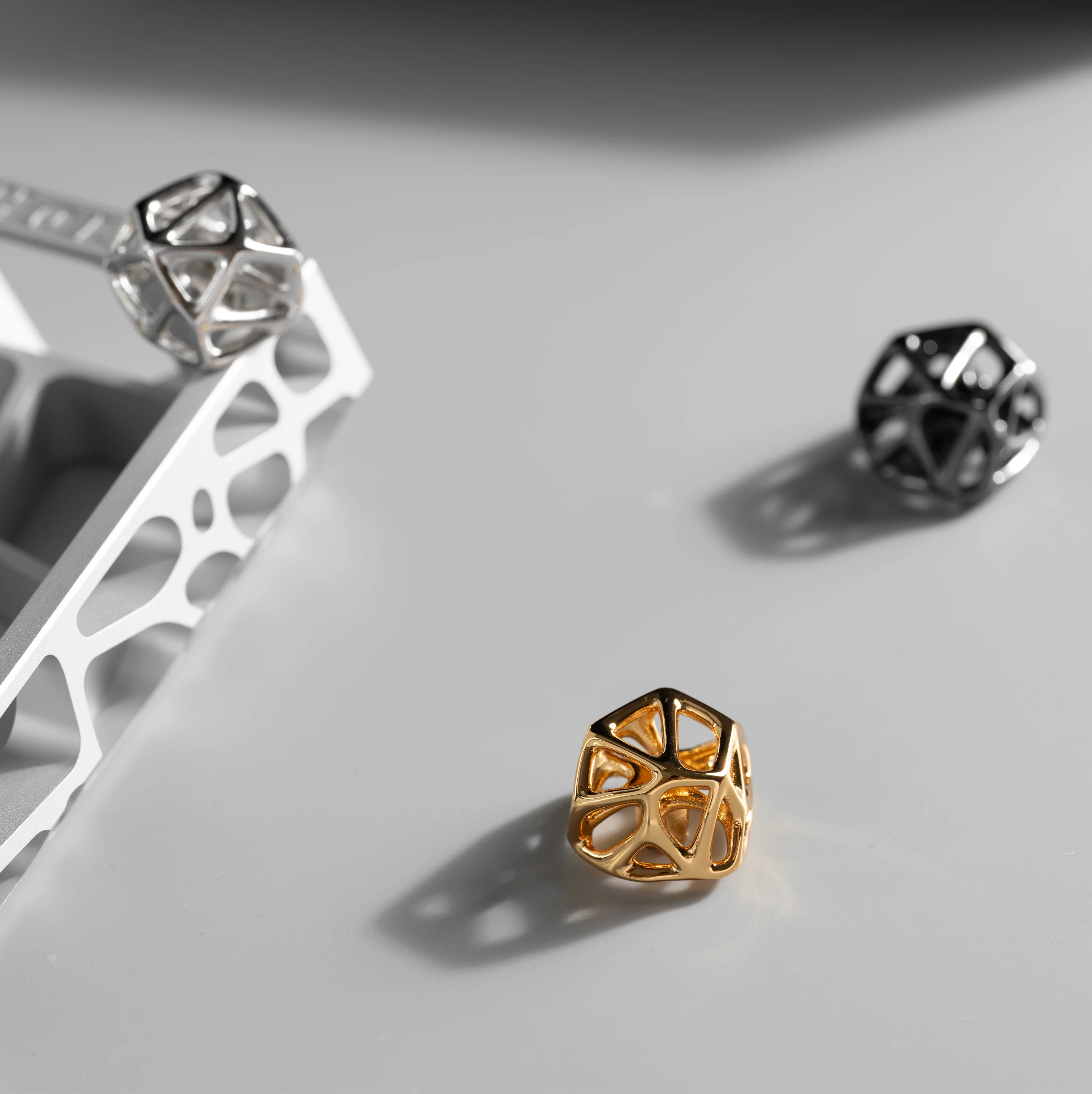 Makingo Crystal lattice of cells Artisan Metal Keycap - Image 7