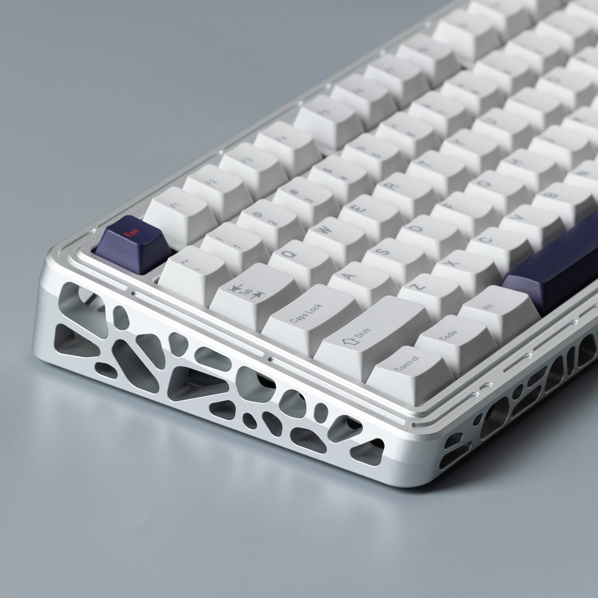 Ready To Use Holy80 Hotswap version with Lucy R2 keycaps - Image 3
